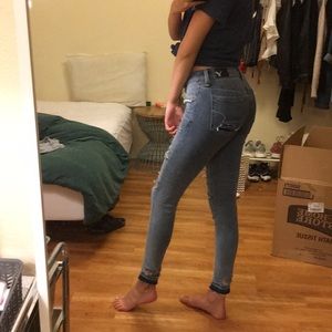 American eagle distressed jeans